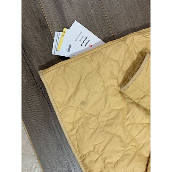 New Lululemon  Insulated Quilted  Jacket - Picture 7 of 7